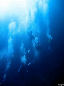 de la chaîne de bulles,