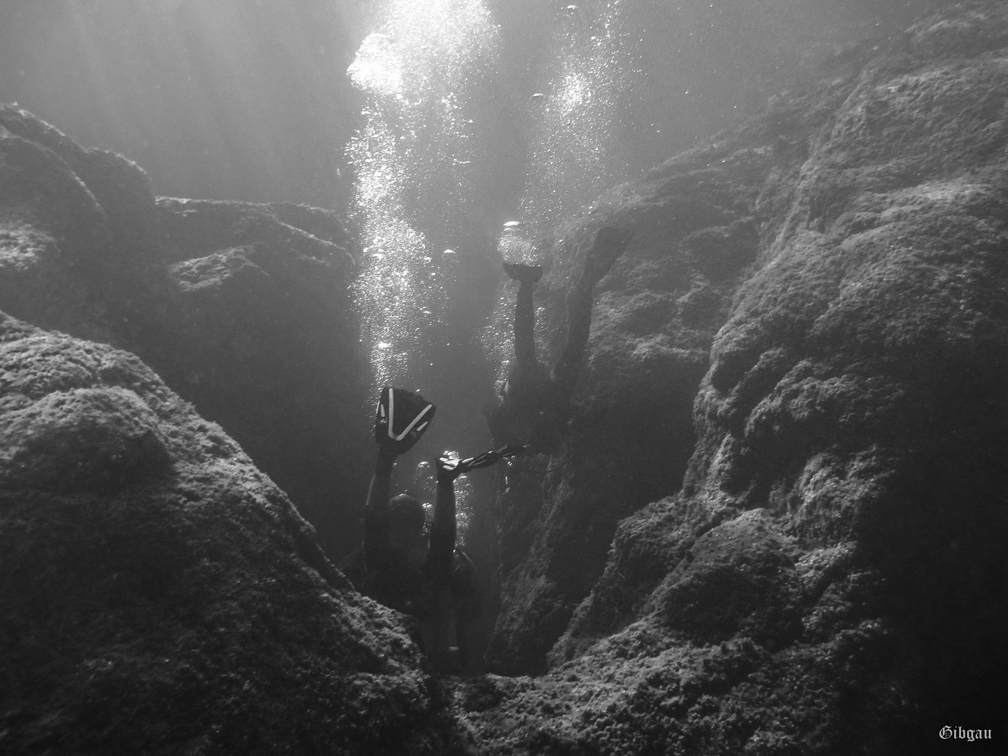 Lire la suite à propos de l’article CALA JONCOLS (Catalogne, Espagne)–PLONGEURS EN NOIR ET BLANC