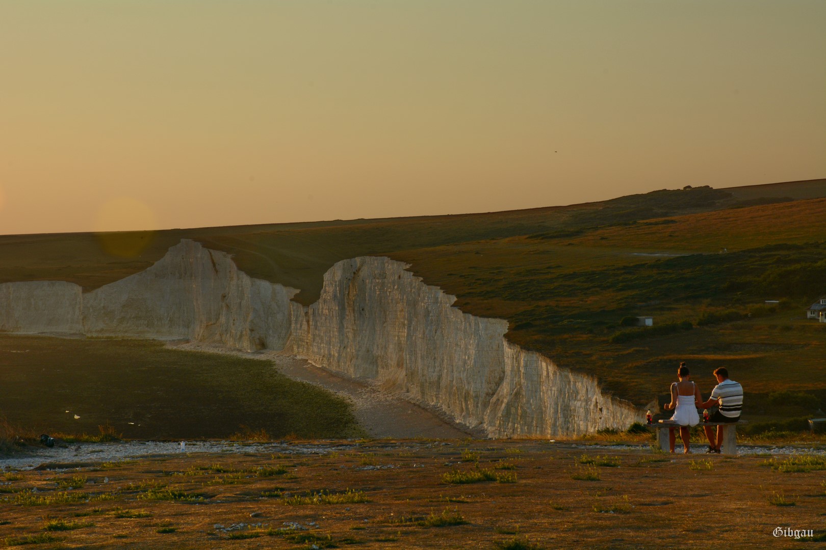Lire la suite à propos de l’article Lovers at sunset over the Seven Sisters– August 2022