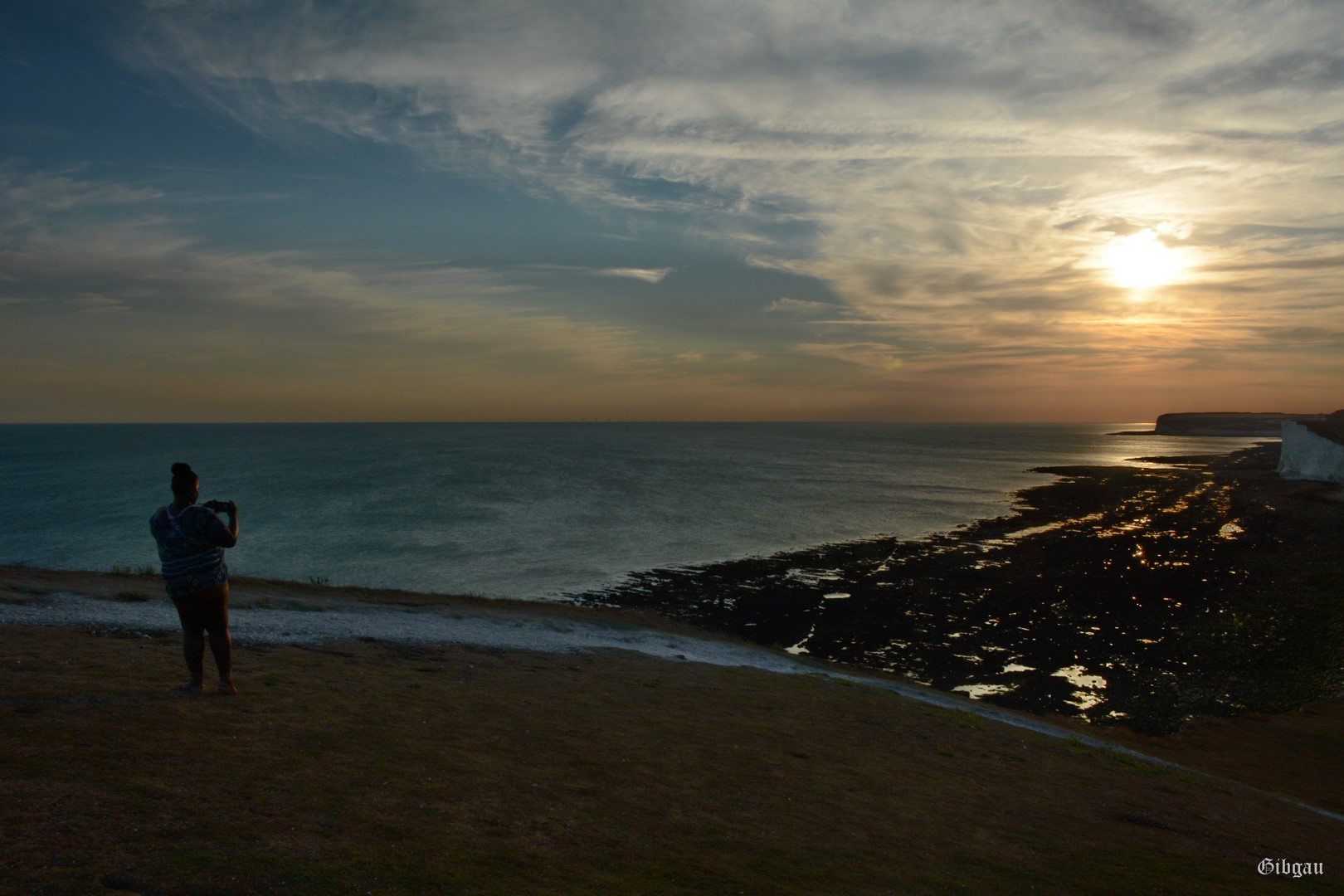 Lire la suite à propos de l’article Gorgeous lady on a cliff– ( Newhaven)–08 2022